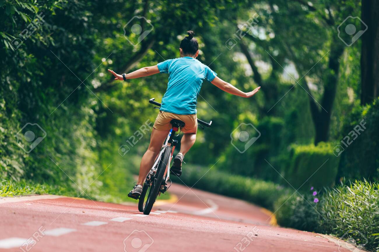 riding a bike with no hands
