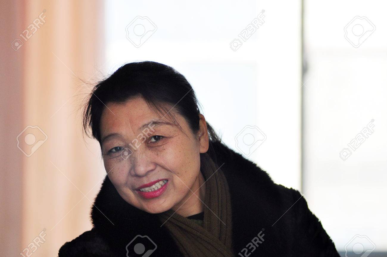 アジアの中年女性 の写真素材 画像素材 Image