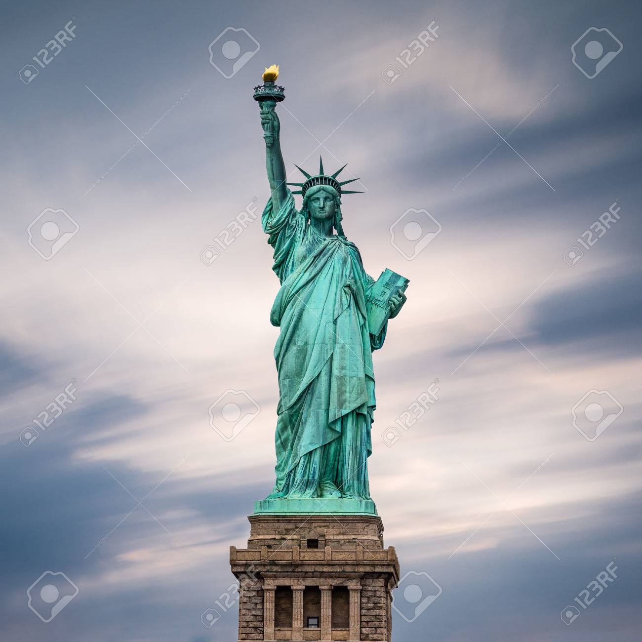 La Statue De La Liberte A New York City Usa L Image Couleur Banque D Images Et Photos Libres De Droits Image 41642302
