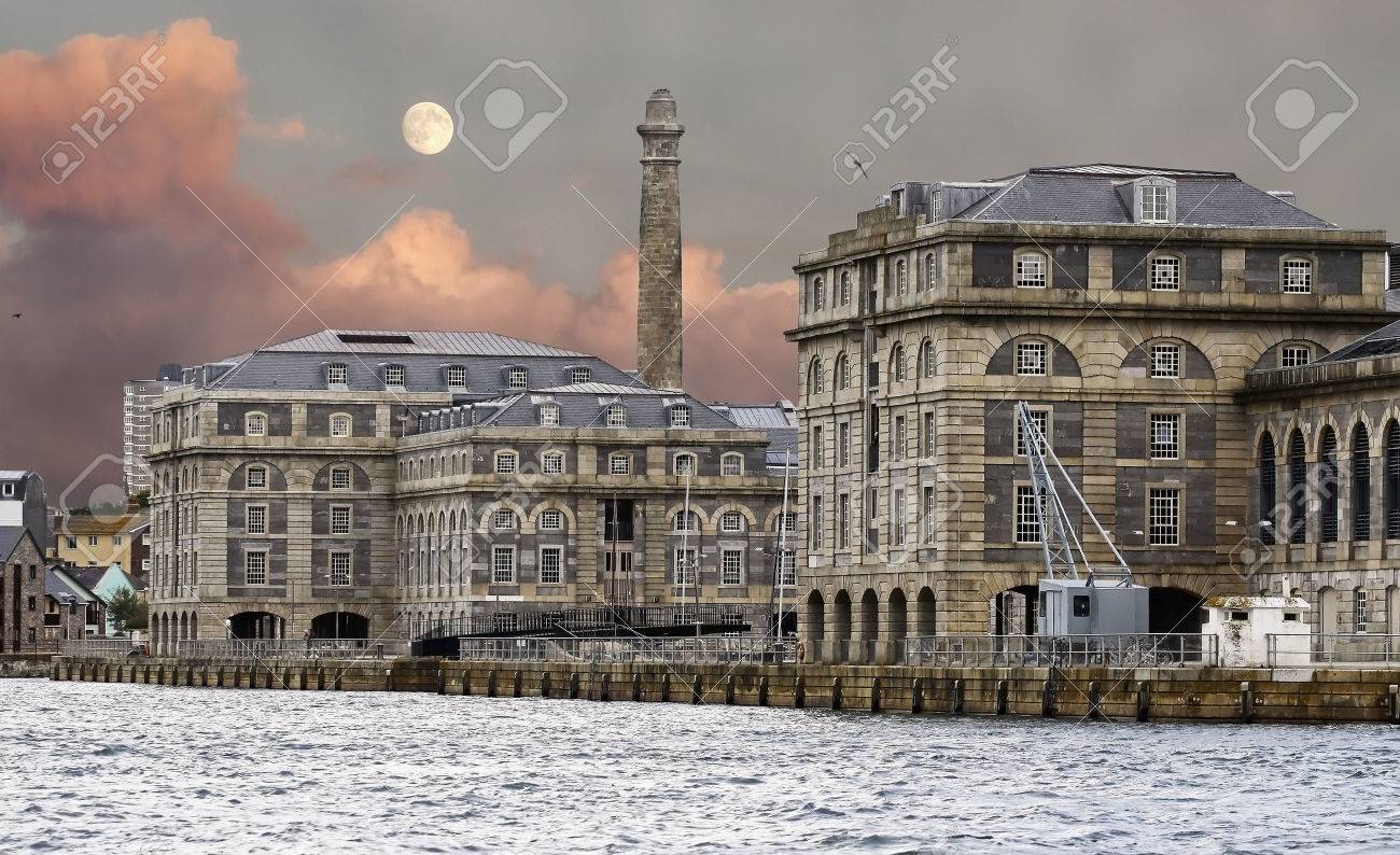 プリマス イギリスの港で石の建築物 の写真素材 画像素材 Image