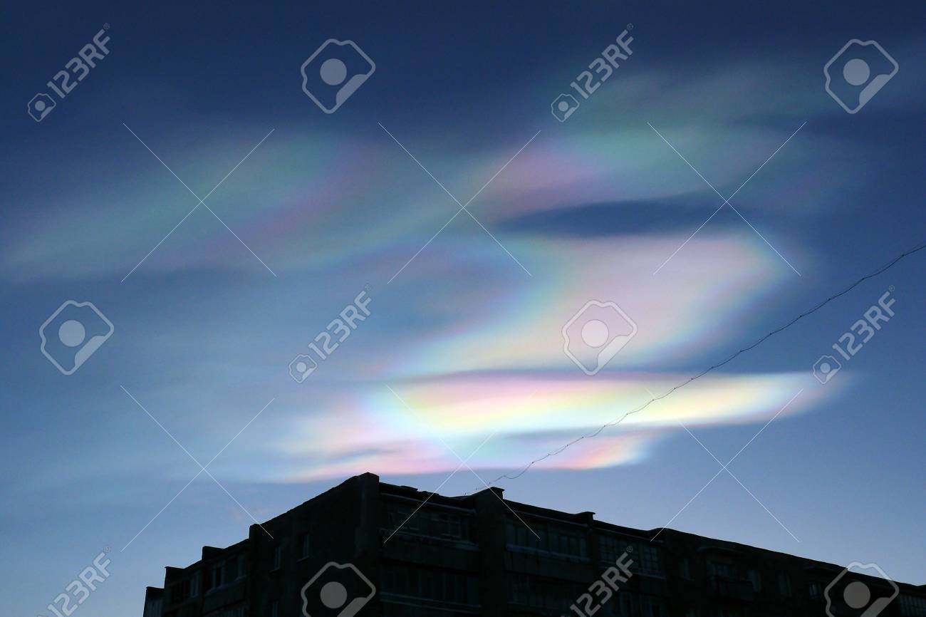 真珠母雲の写真素材・画像素材 Image 7371079