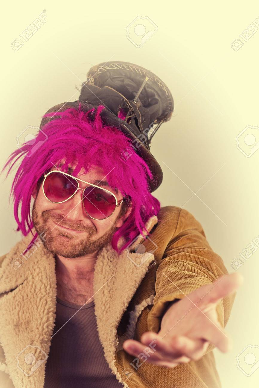 ピンク髪を生やした範狂人クールなサングラス の写真素材 画像素材 Image ピンク髪を生やした範狂人クールなサングラス の写真素材 画像素材 Image