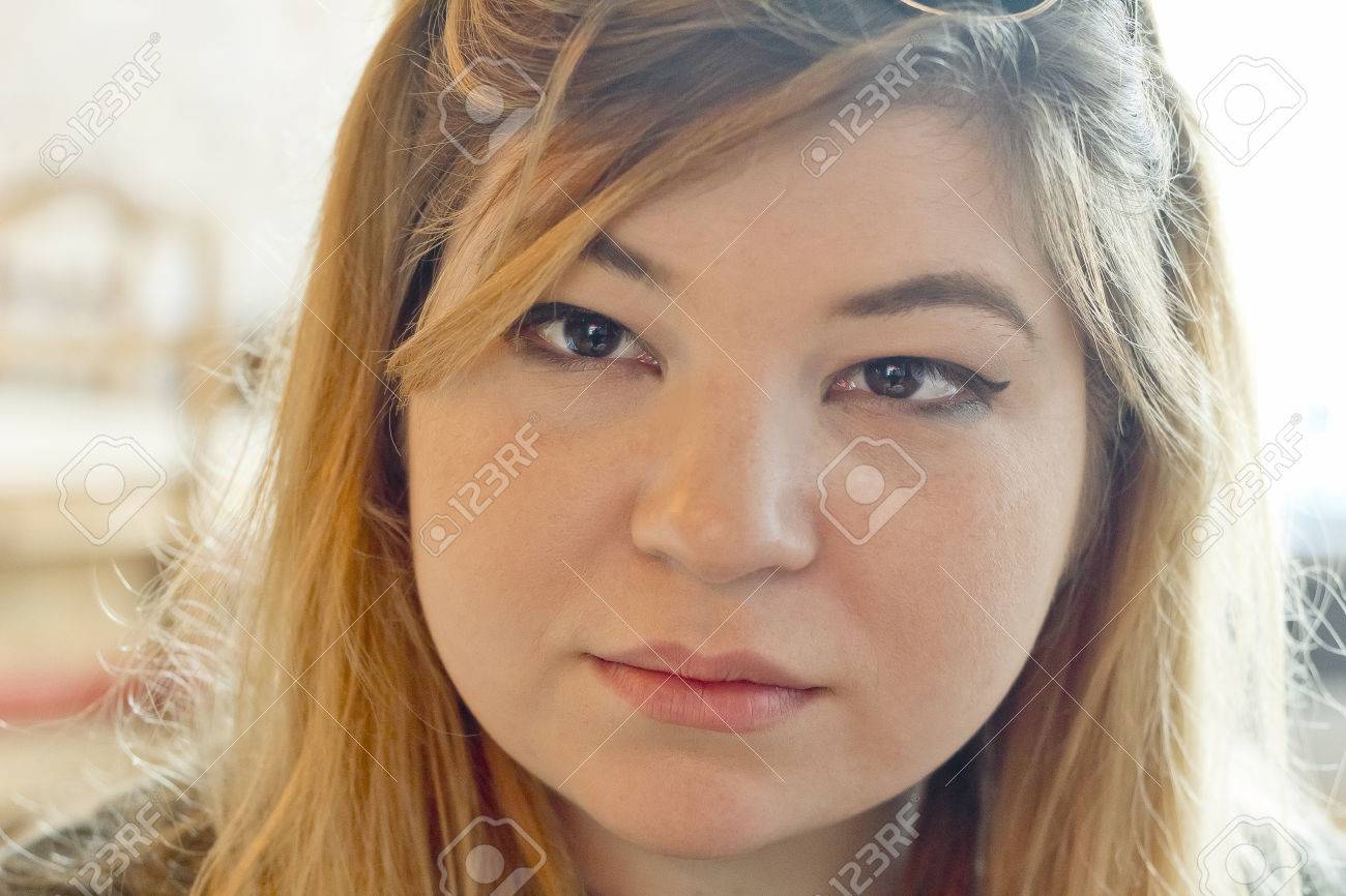フレンドリーな女の子彼女の日常生活について行く上 代前半 の写真素材 画像素材 Image フレンドリーな女の子彼女の日常生活について行く上 代前半 の写真素材 画像素材 Image
