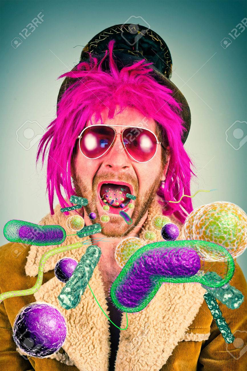 病気を注いで細菌ウイルス病気マン開口 の写真素材 画像素材 Image