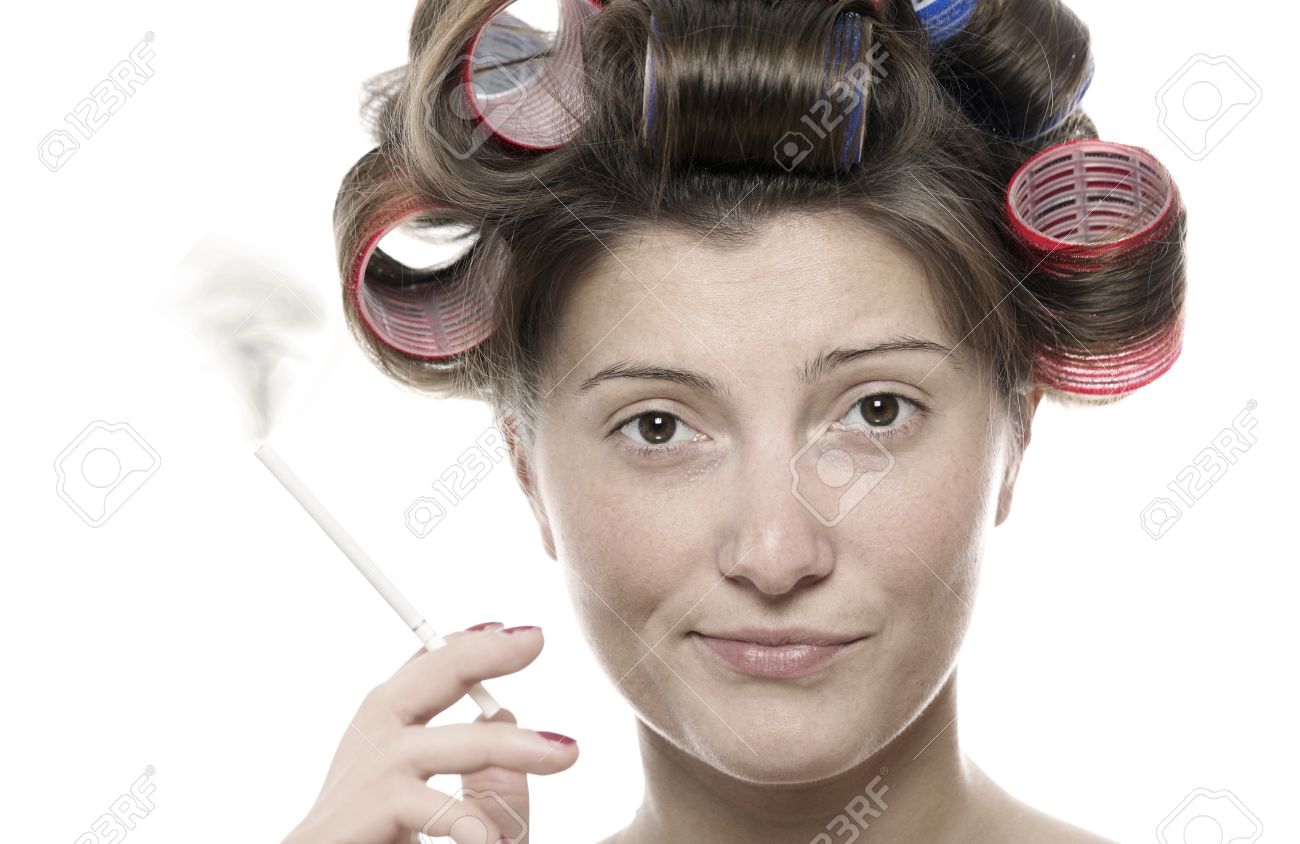 흰색 배경에 담배를 피우는 못생긴 여자의 초상화 로열티 무료 사진, 그림, 이미지 그리고 스톡포토그래피. Image 9524566