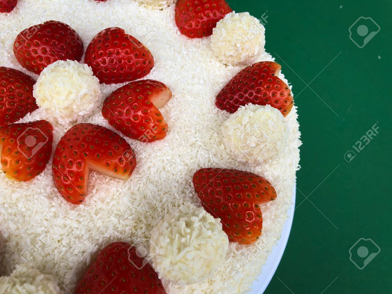 Valentines Day Anniversary Marriage Wedding Cake Raffaello With