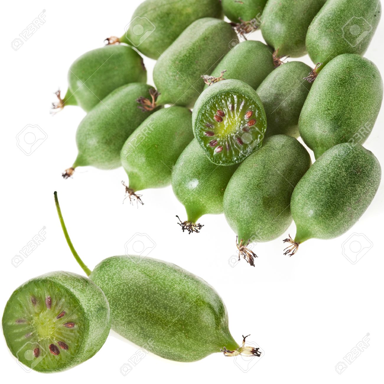 Mini Kiwi Actinidia Arguta Bebe Fruit Isole Sur Fond Blanc Banque D Images Et Photos Libres De Droits Image Mini Kiwi Actinidia Arguta Bebe Fruit Isole Sur Fond Blanc Banque D Images Et Photos Libres De Droits Image