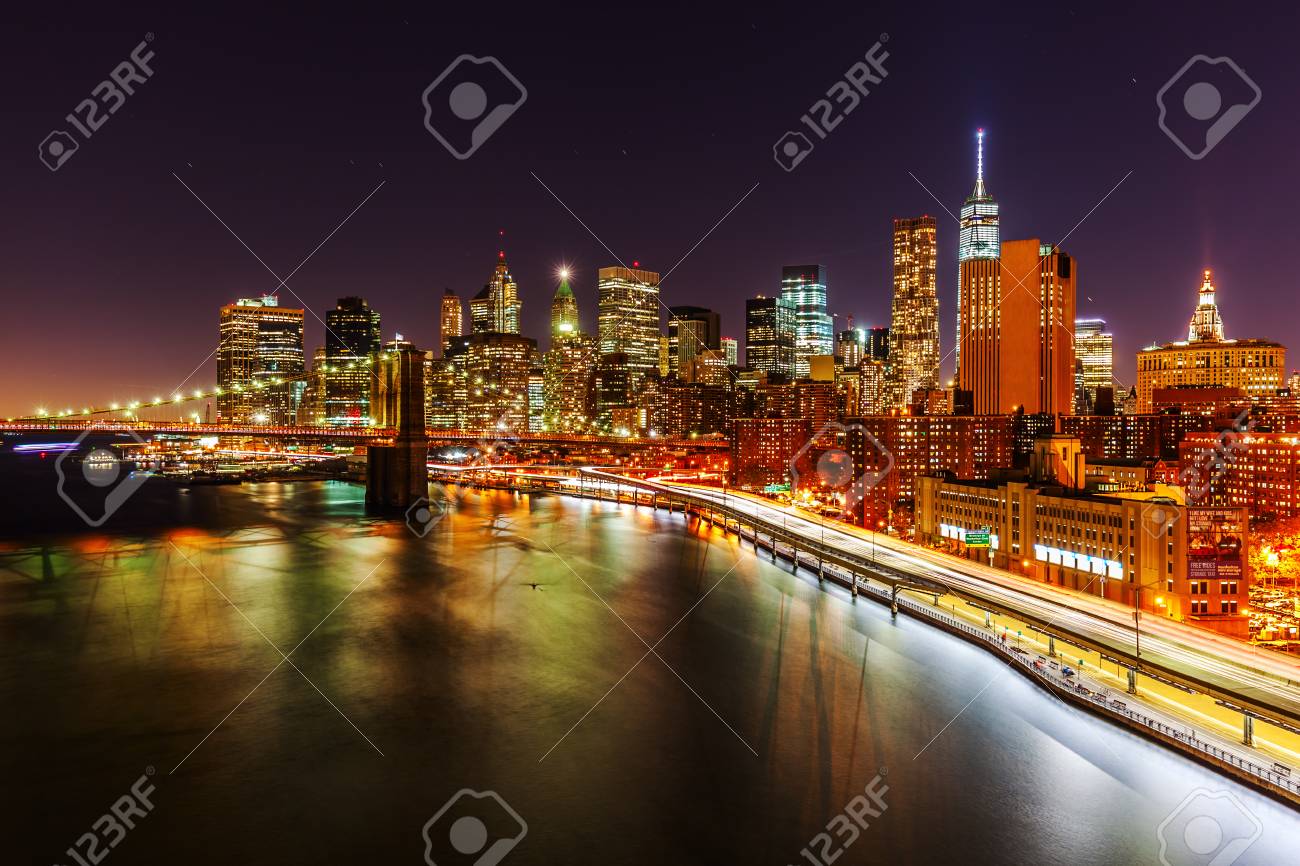 東川とニューヨークでマンハッタンの夜景 の写真素材 画像素材 Image 5193