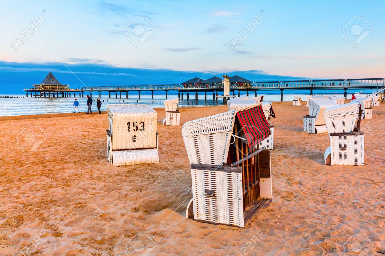 Pier Von Heringsdorf Usedom Deutschland Mit Strandkorben Im