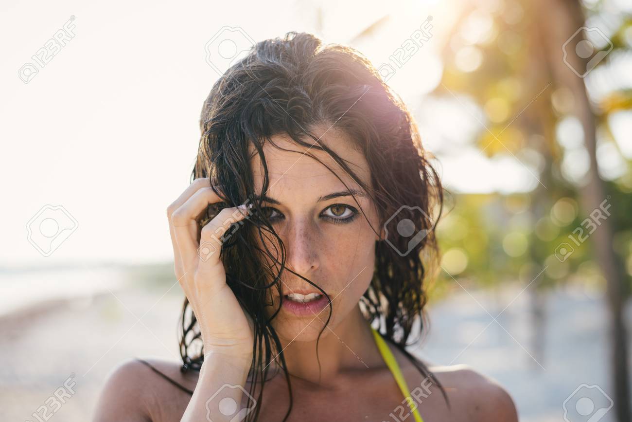 Sexy natural brunette