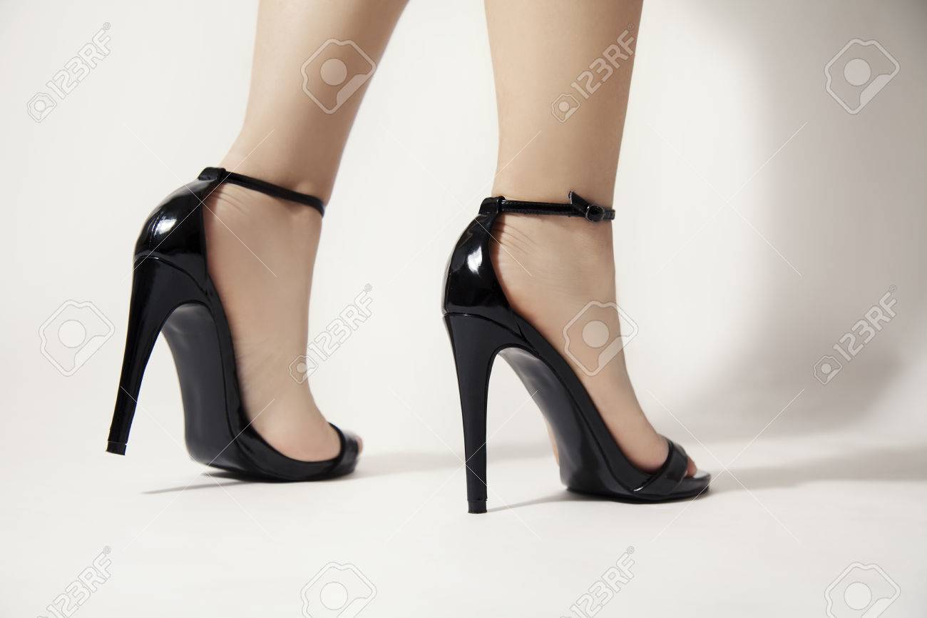 zapato negro mujer tacon