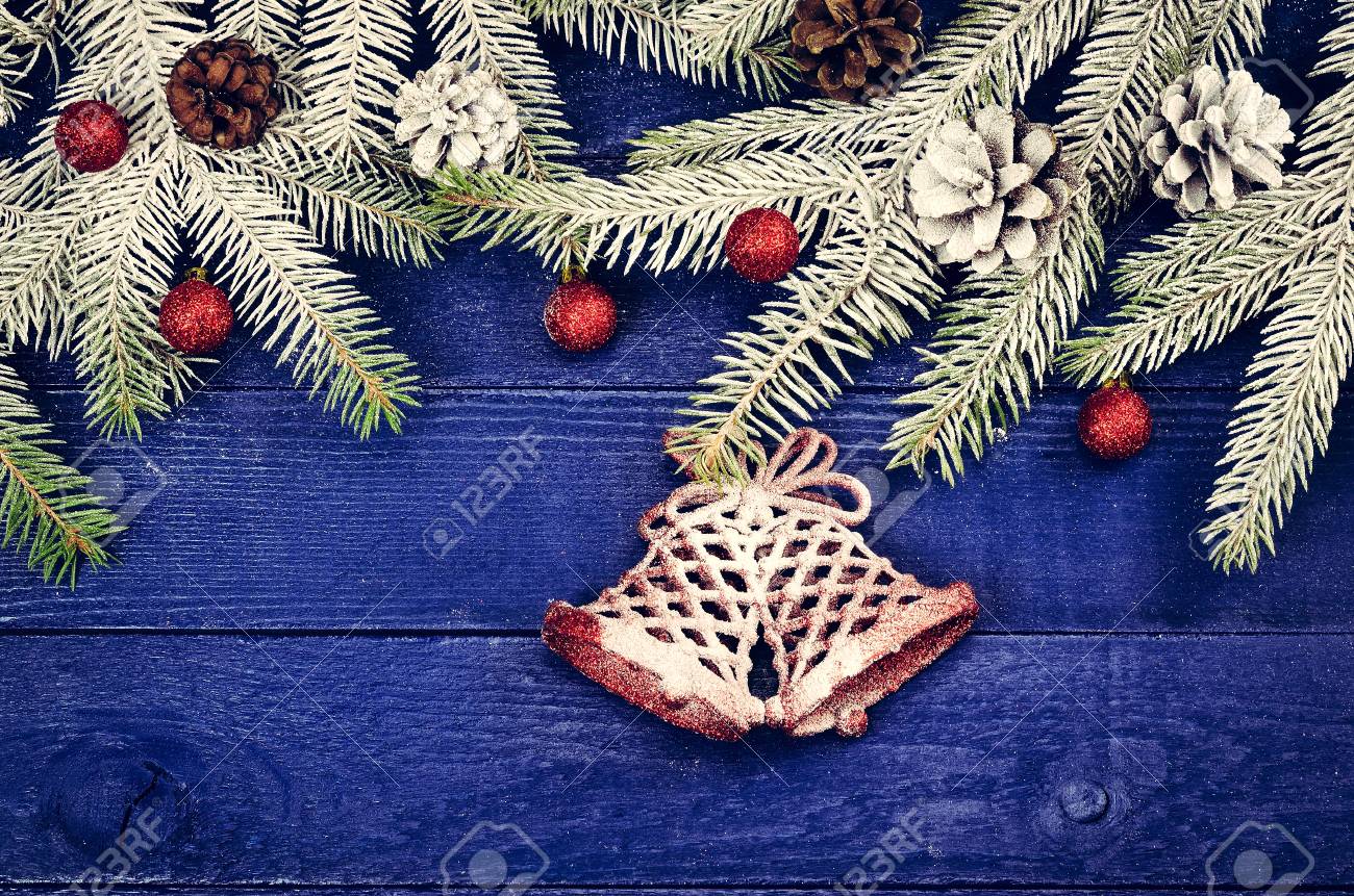 クリスマス装飾 クリスマス ツリー 装飾品や木の板でつまらない の写真素材 画像素材 Image