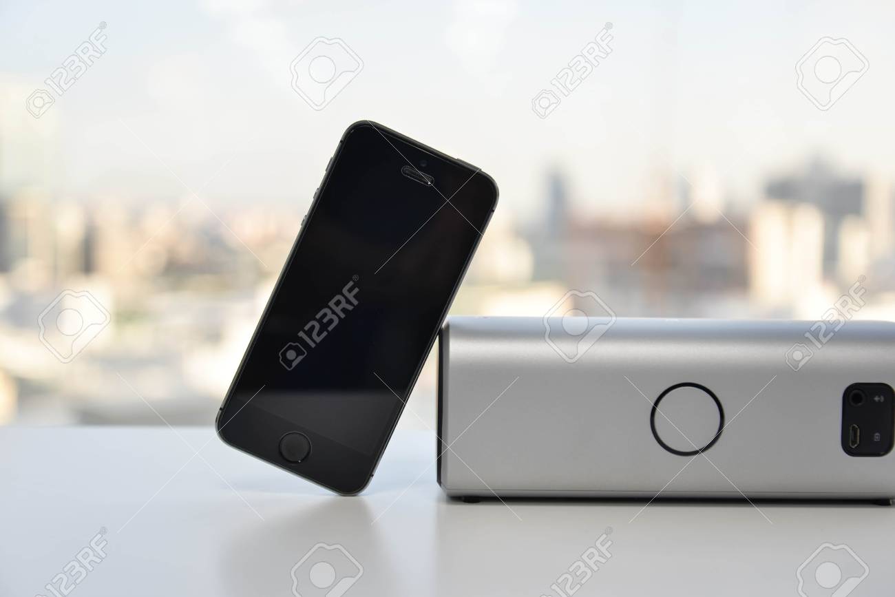 mobile connected speaker