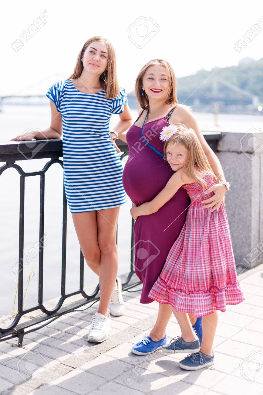 Pregnant Girl Goes Lesbian