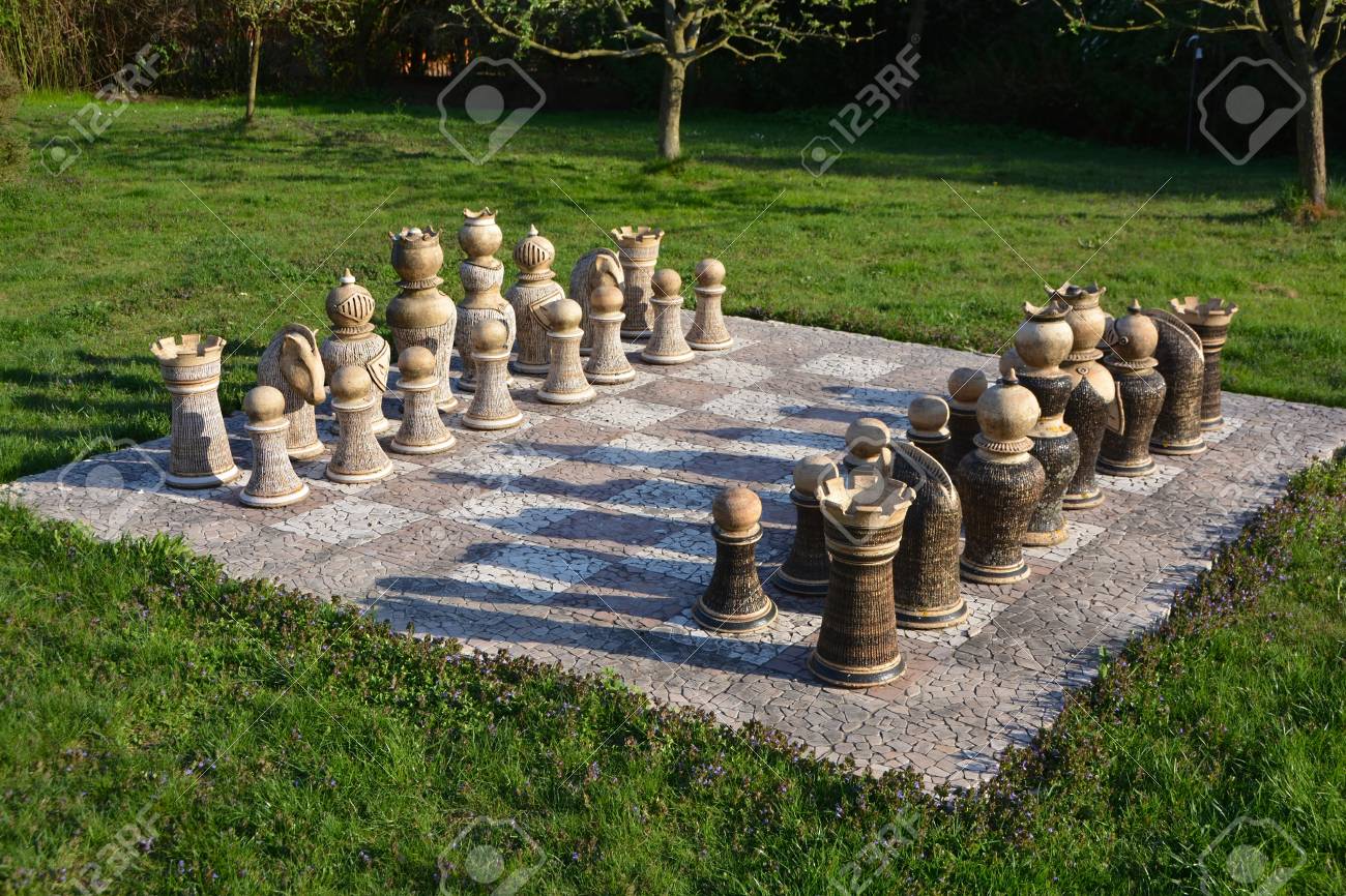 garden chess set