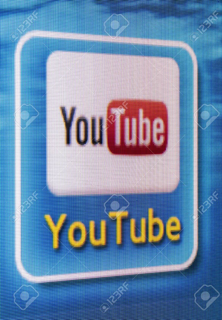 ガラティ ルーマニア Januarie 16 13年 Youtube アプリ アイコン テレビ画面で Youtube は世界の最もビデオ共有サイト 05 年に設立を認めています Youtube は Google によって所有されて の写真素材 画像素材 Image