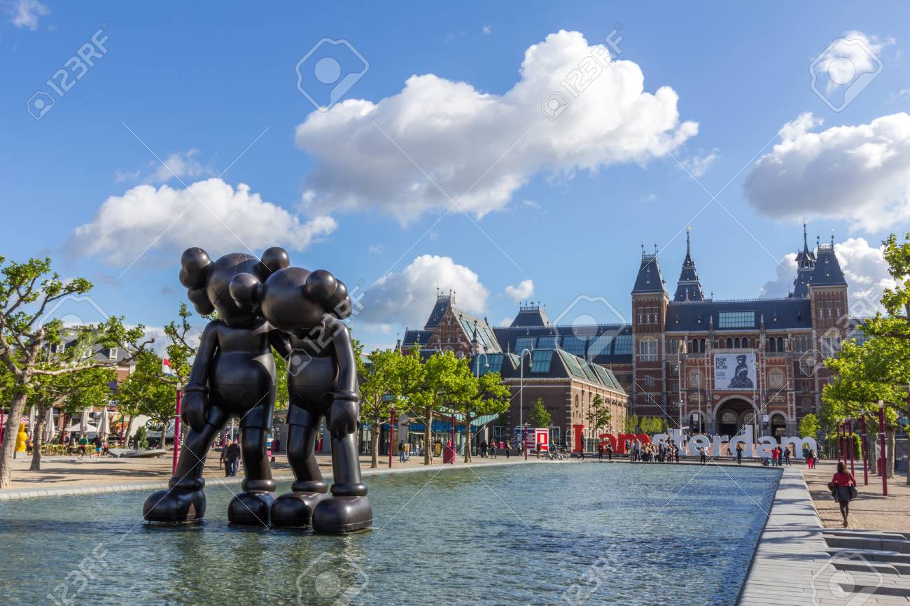 アムステルダム国立美術館は オランダ国立博物館アムステルダムにおける芸術と歴史に専用です 博物館はアムステルダム南自治区でミュージアム スクエアにあります の写真素材 画像素材 Image