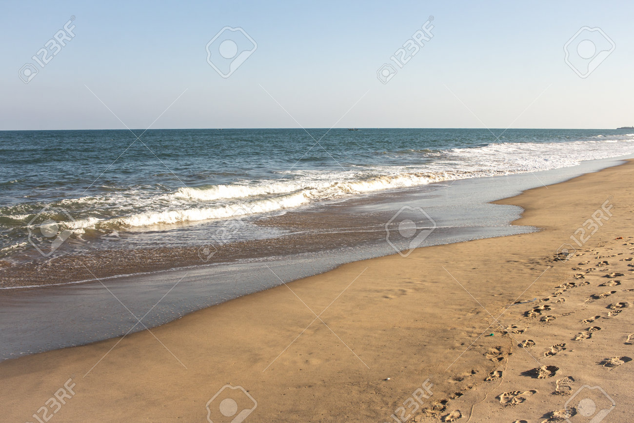 Beautiful view of waves along the beach in coastal town of Mahabalipuram, India - 166460360 Beautiful view of waves along the beach in coastal town of Mahabalipuram, India - 166460360