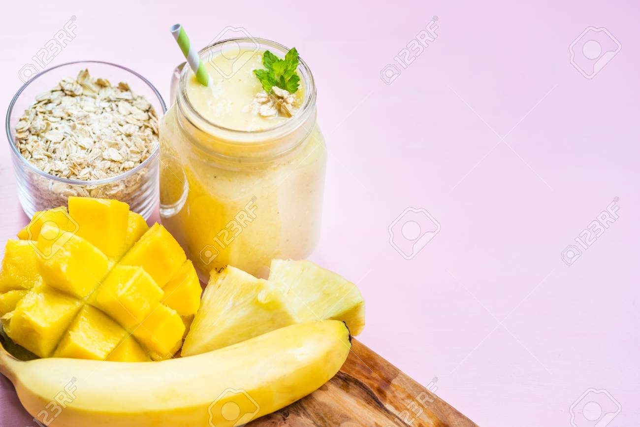 batido de piña mango y platano batido de piña mango y platano