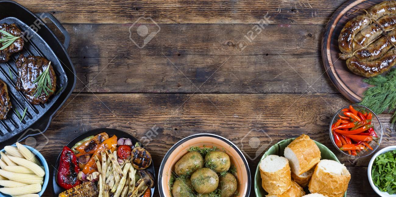 フレームとバーベキュー料理 屋外で食べること 家の外の概念 夏の時間 の写真素材 画像素材 Image