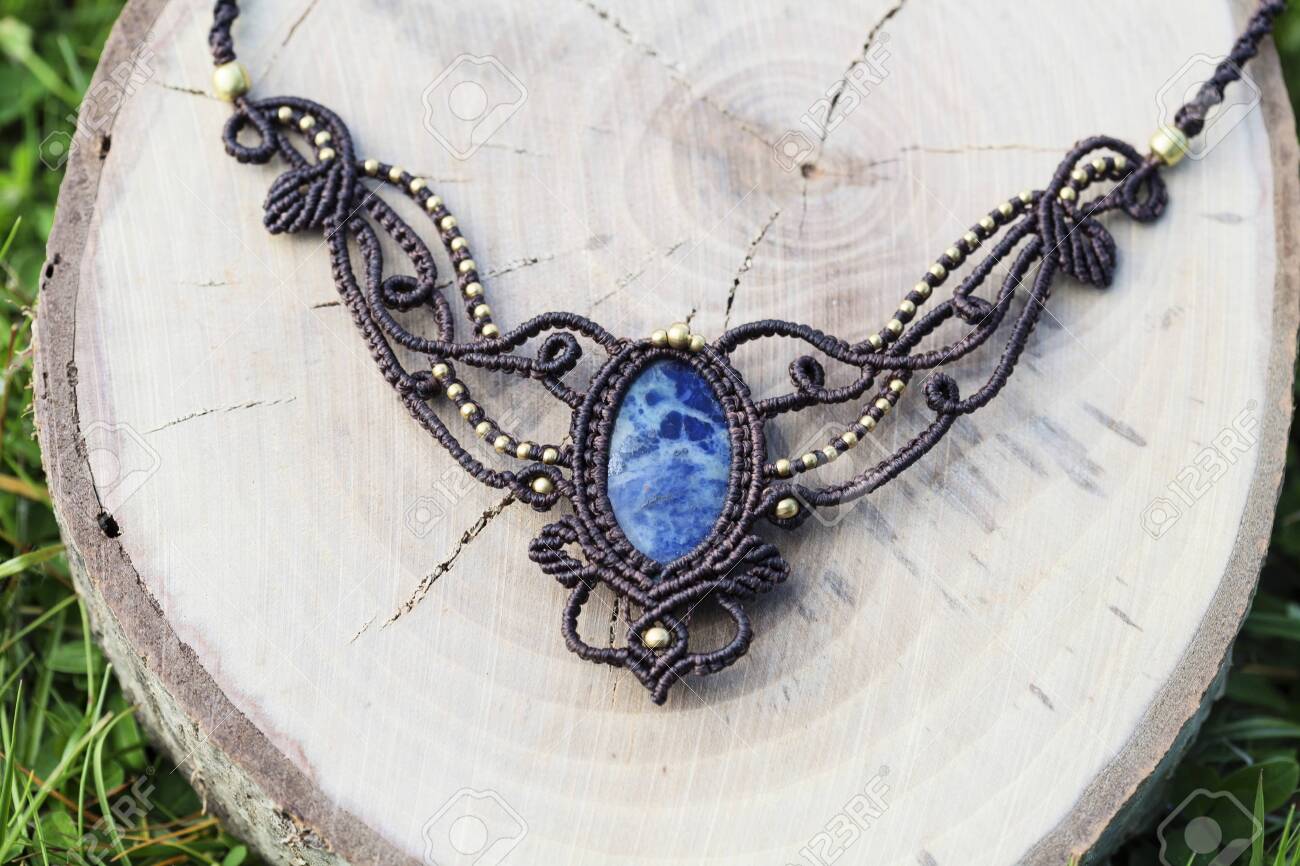 macrame gem necklace