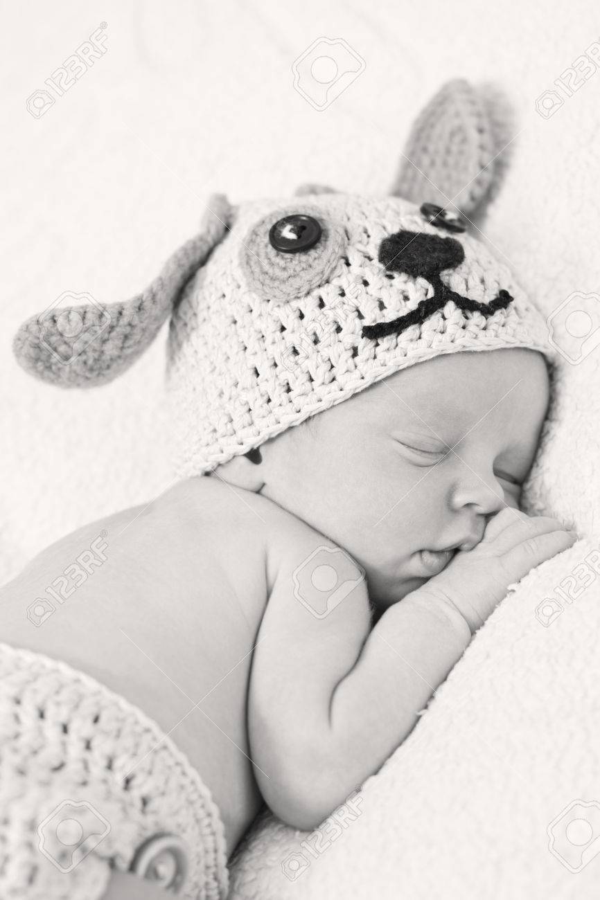 black newborn hat