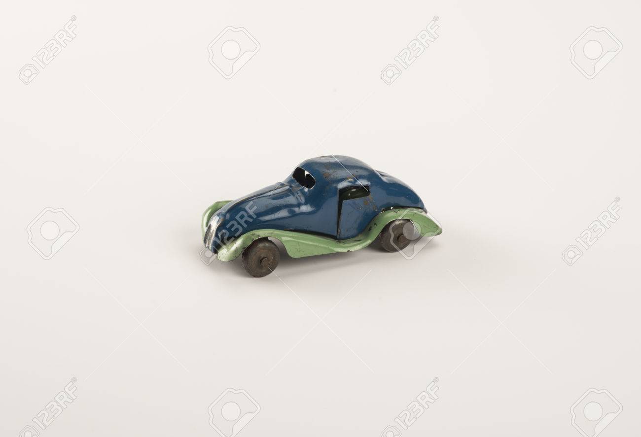 antique tin toy cars