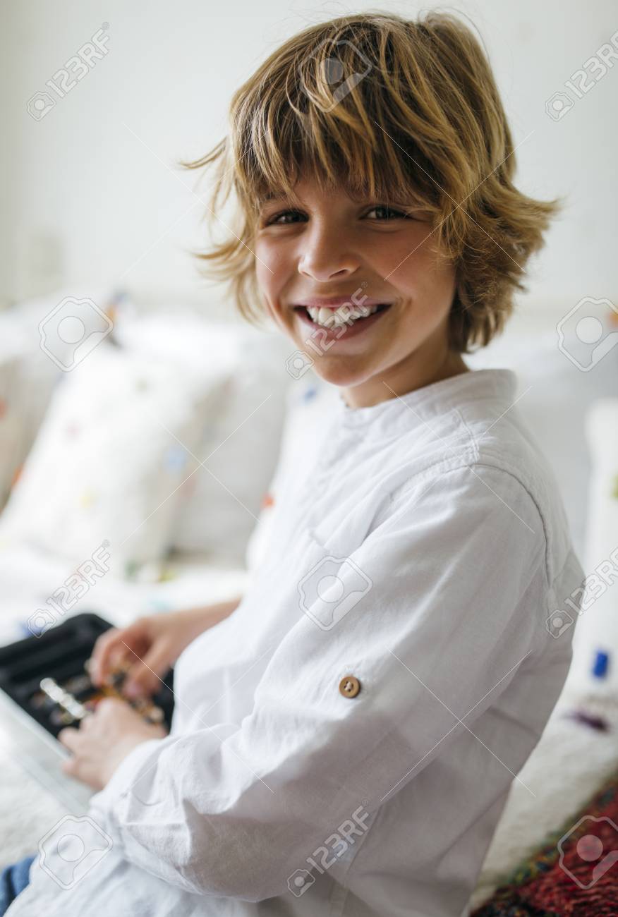 金髪美少年の肖像画 の写真素材 画像素材 Image