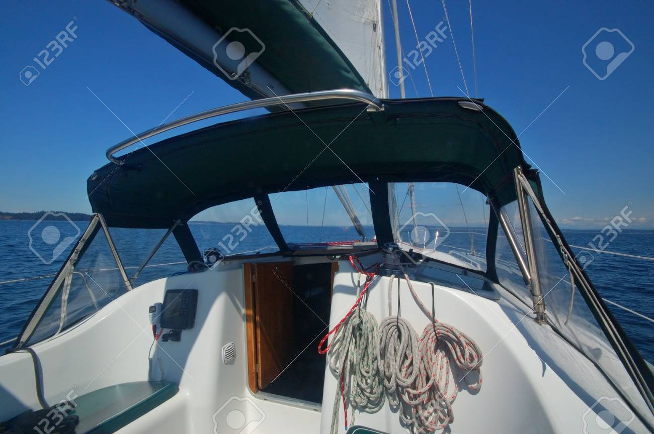 ワシントン州のピュー ジェット湾でのセーリング の写真素材 画像素材 Image