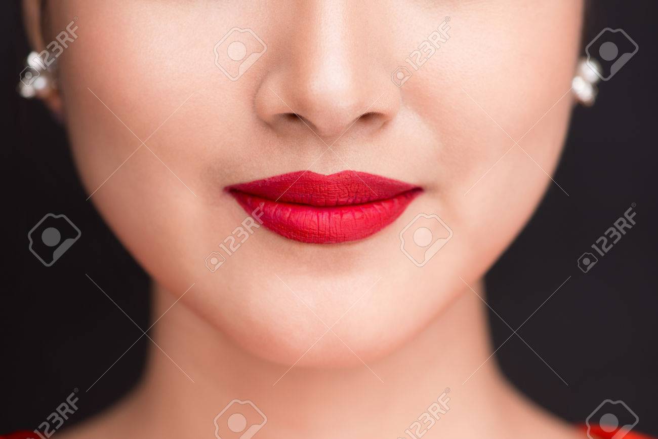 red matt lipstick