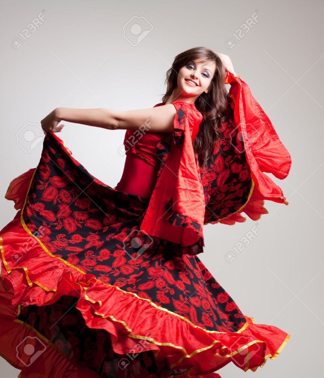 Danseuse De Flamenco Tourne En Studio Banque D Images Et Photos Libres De Droits Image