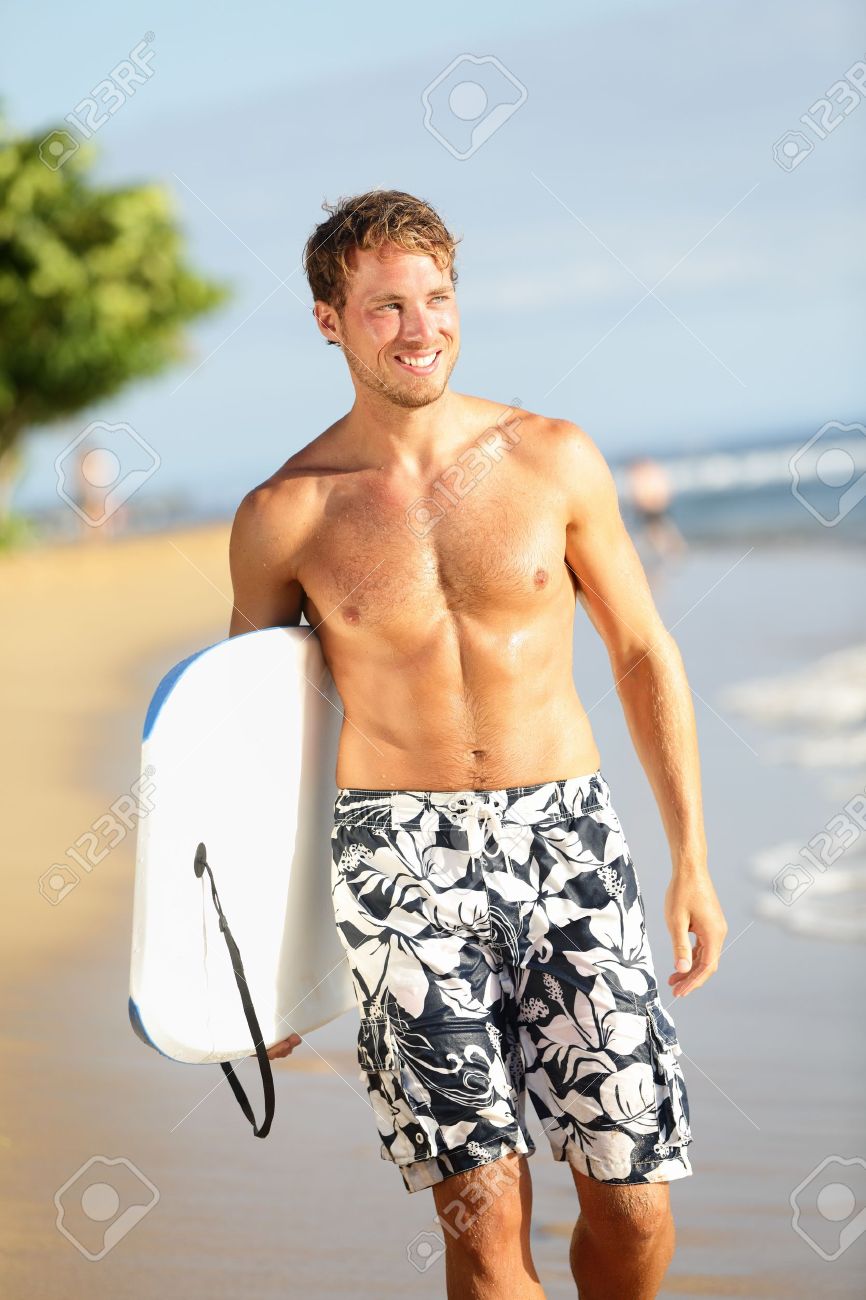 ボディ水をやってボディー ボード サーフィン スポーツを保持してビーチの男 の写真素材 画像素材 Image ボディ水をやってボディー ボード サーフィン スポーツを保持してビーチの男 の写真素材 画像素材 Image