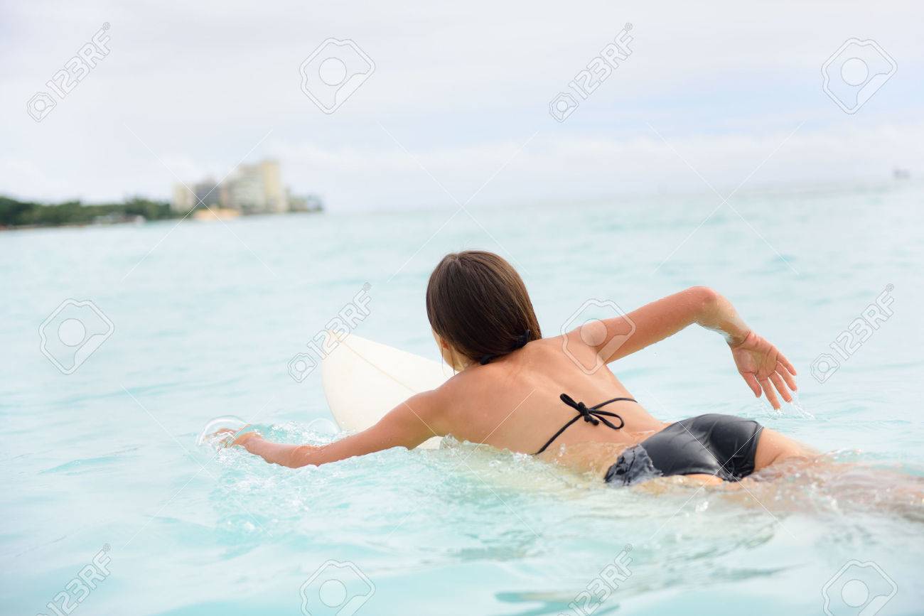 スプリング セール激安 ニューハンプシャー ハンプトンビーチ ビンテージ ポスター サーフィン ビキニの女の子が 日光浴をしているnhです 販売オンラインストア Andrey Tv