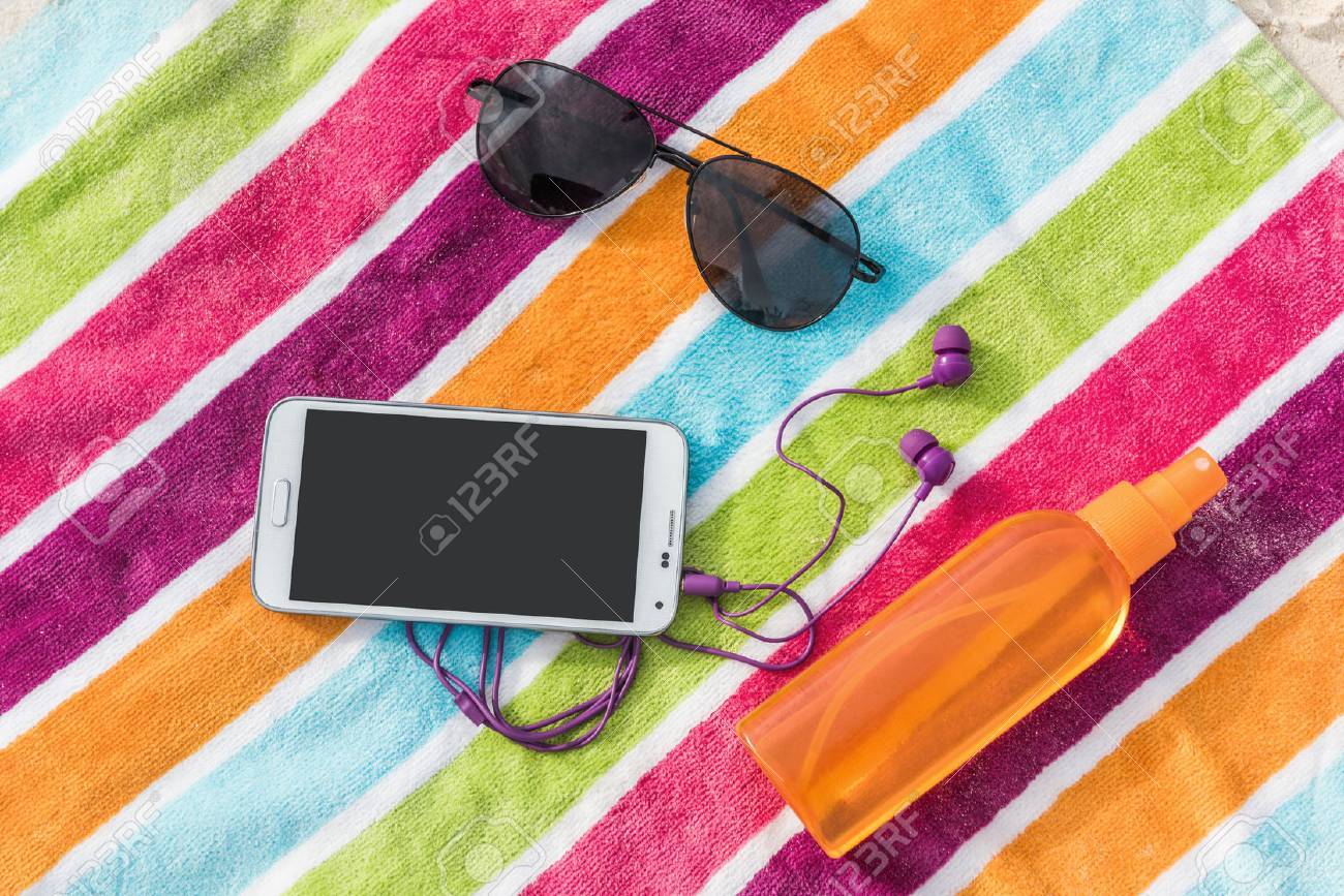 summer vacation beach accessories smartphone sunglasses sunscreen holiday packing app