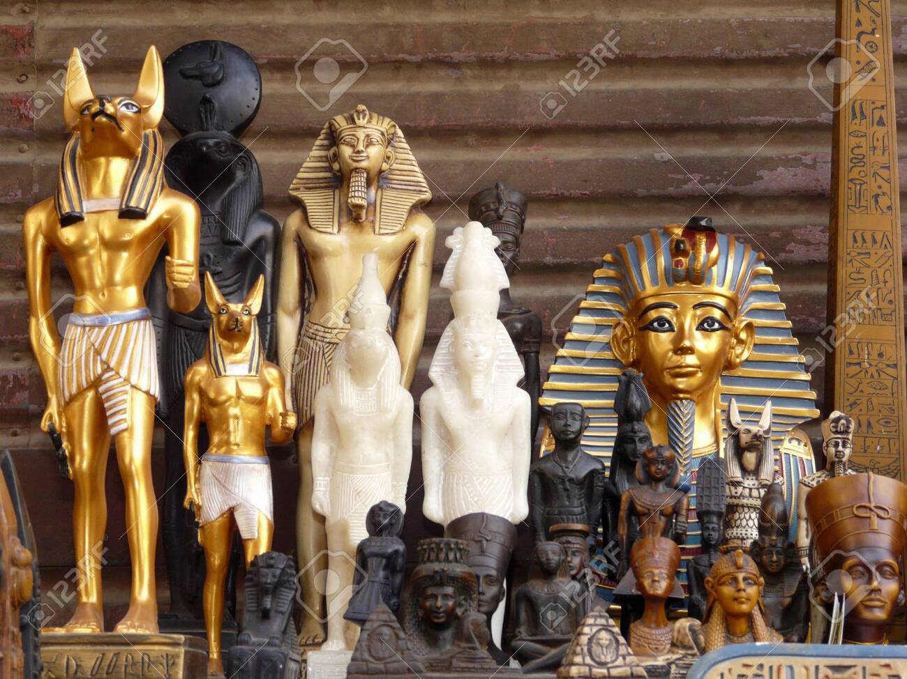 エジプトのお土産、ツタンカーメンの像、カイロ、カーン・エル