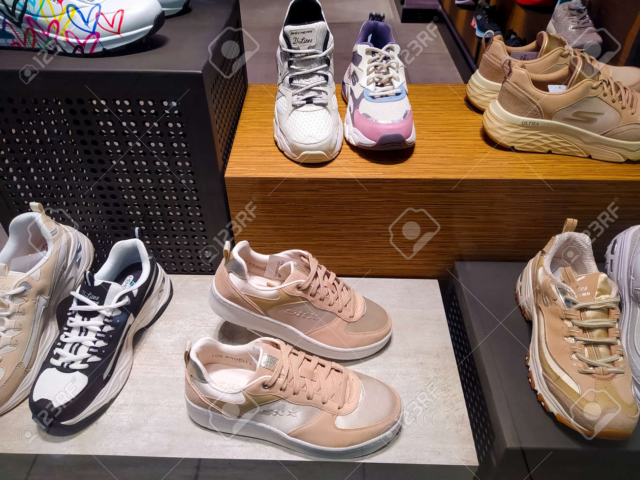 Kiyv Ukraine 30 Ao t 2020 Chaussures Skechers La Boutique
