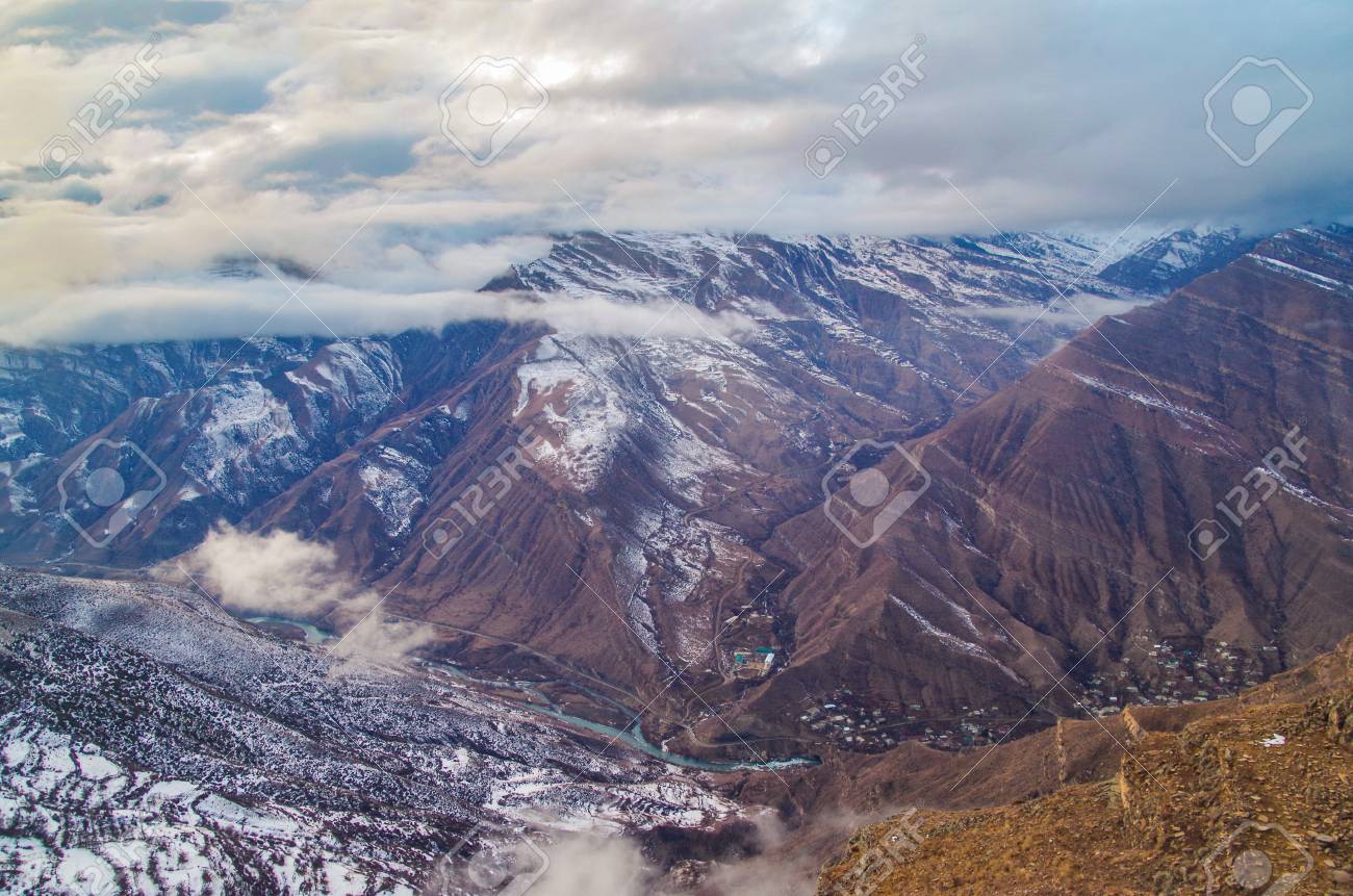 山の中の冬の夜 自然と旅行 ロシアは ダゲスタン共和国 コーカサス山脈 の写真素材 画像素材 Image
