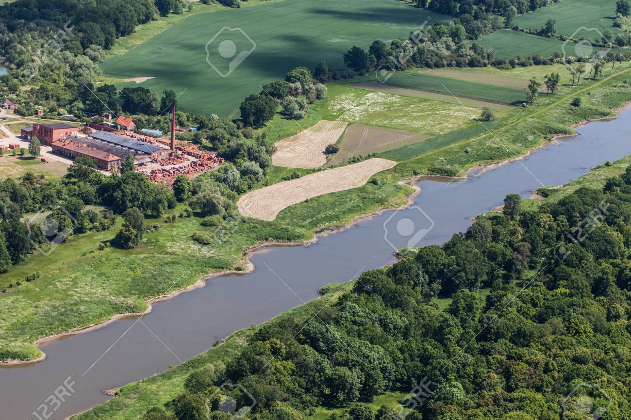 Luftbild Der Der Oder In Der Nahe Der Stadt Brzeg Dolny In Polen Lizenzfreie Fotos Bilder Und Stock Fotografie Image 41065746