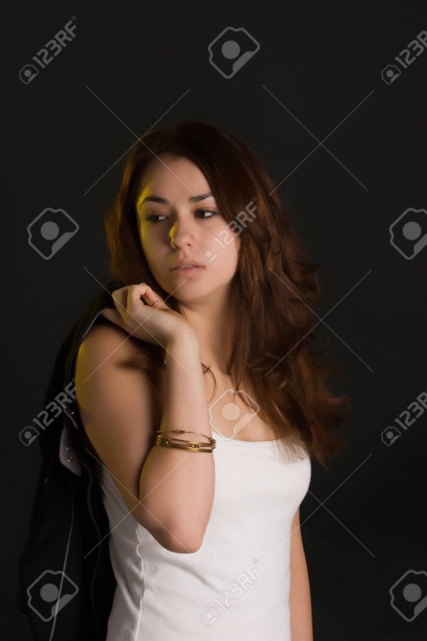 若くて魅力的なヒスパニック系女性は 代前半に十代後半 の写真素材 画像素材 Image 若くて魅力的なヒスパニック系女性は 代前半に十代後半 の写真素材 画像素材 Image