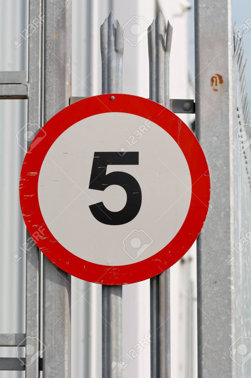5 Mph Speed Limit Sign Stock Photo, Picture And Royalty Free Image. Image  65270806.