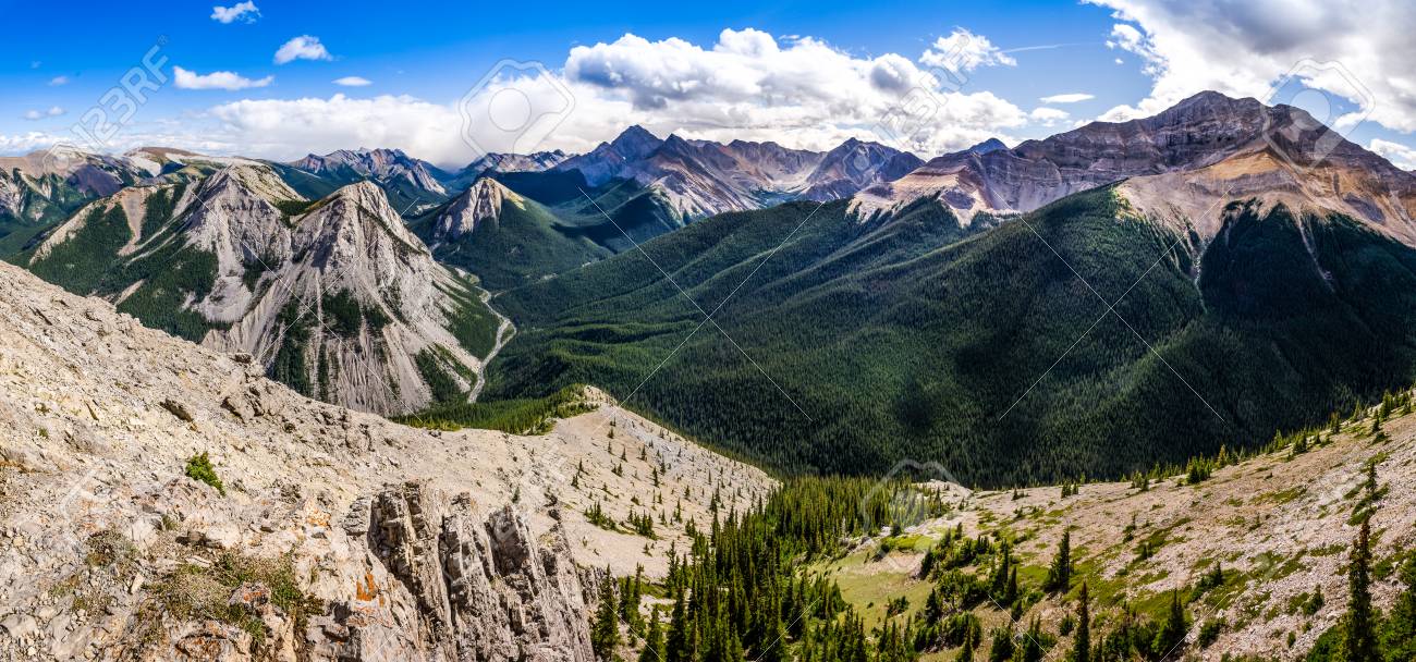 Vue Panoramique De Rocky Chaîne De Montagnes à Jasper Np Alberta Canada