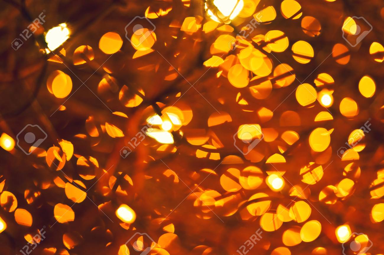 Decorazioni Natalizie Luminose.Immagini Stock Luminose Decorazioni Natalizie Su Alberi Urbani Decorazione Della Citta Prima Del Nuovo Anno Bokeh Sfocato Sfondo Di Base Per Il Design Image 73349470