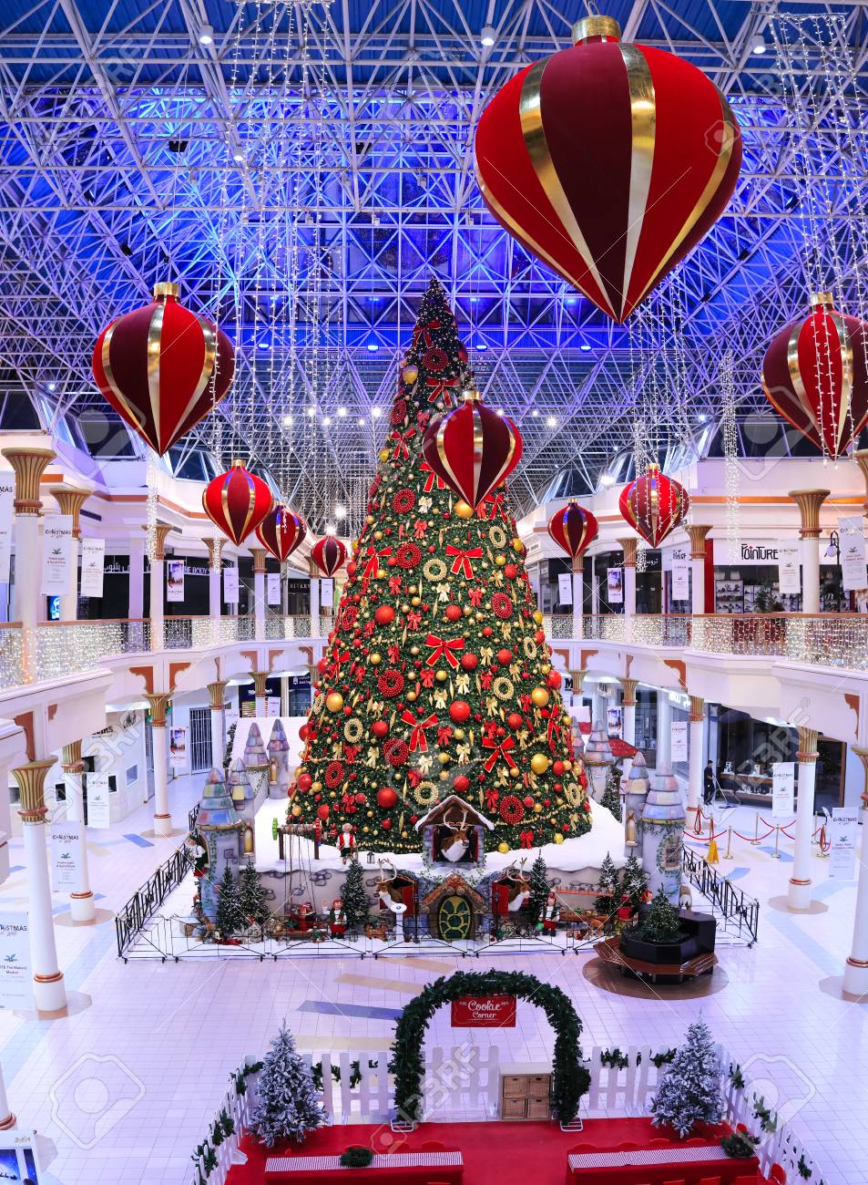 The Dubai Mall Christmas 2022 Dubai, Uae - Dec 10: Christmas Tree And Decorations At The Wafi Mall In  Dubai, Uae, As