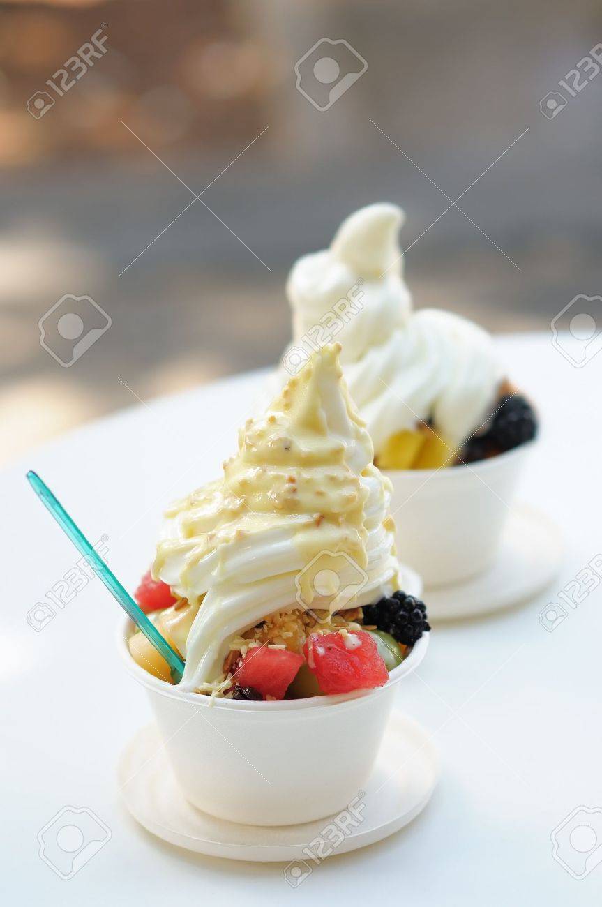 Frozen yoghurt with fresh fruits and berrys - 15207409 Frozen yoghurt with fresh fruits and berrys - 15207409