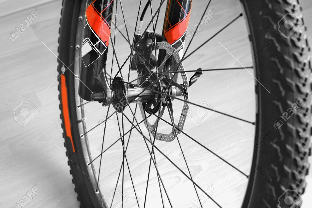 front mountain bike wheel