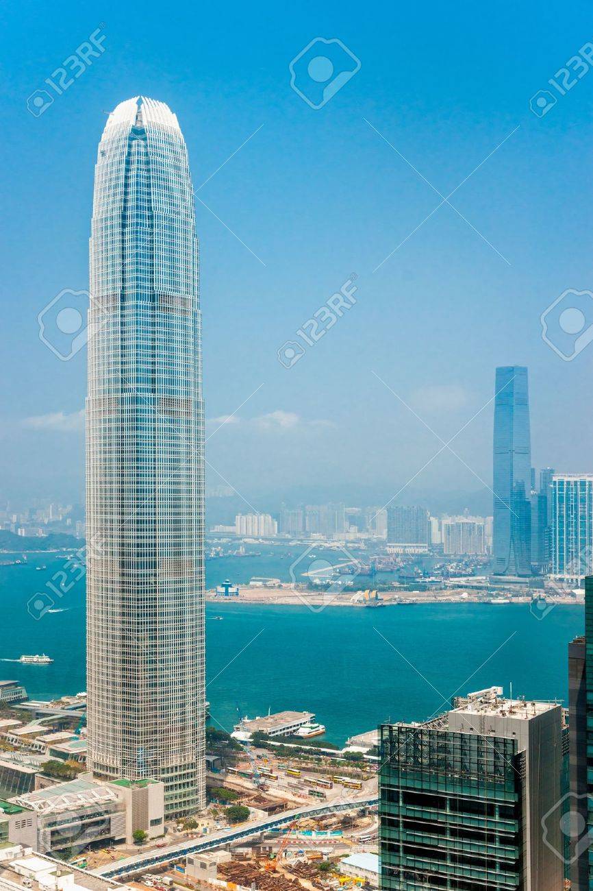 香港 - 3 月 3 日: Hong Kong で 2013 年 3 月 3 日の 2 つの国際金融センター タワーのファサード。タワー 2  はまたとして知られている