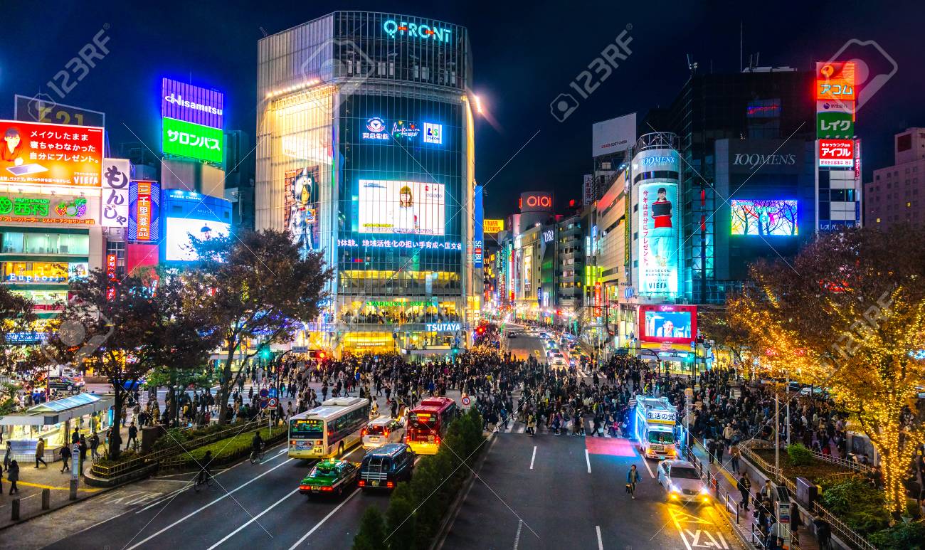 東京 日本 14 年 11 月 12 日 渋谷の交差点 東京渋谷区の空撮 スクランブル横断歩道最大の一つです世界で の写真素材 画像素材 Image