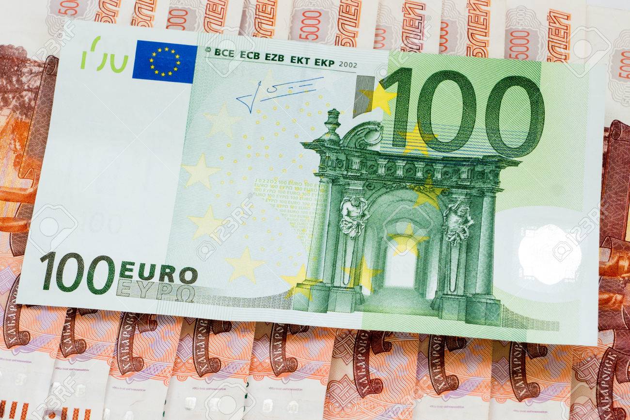 100 유로 지폐와 50000 루블 지폐의 많은 로열티 무료 사진, 그림, 이미지 그리고 스톡포토그래피. Image 46478577