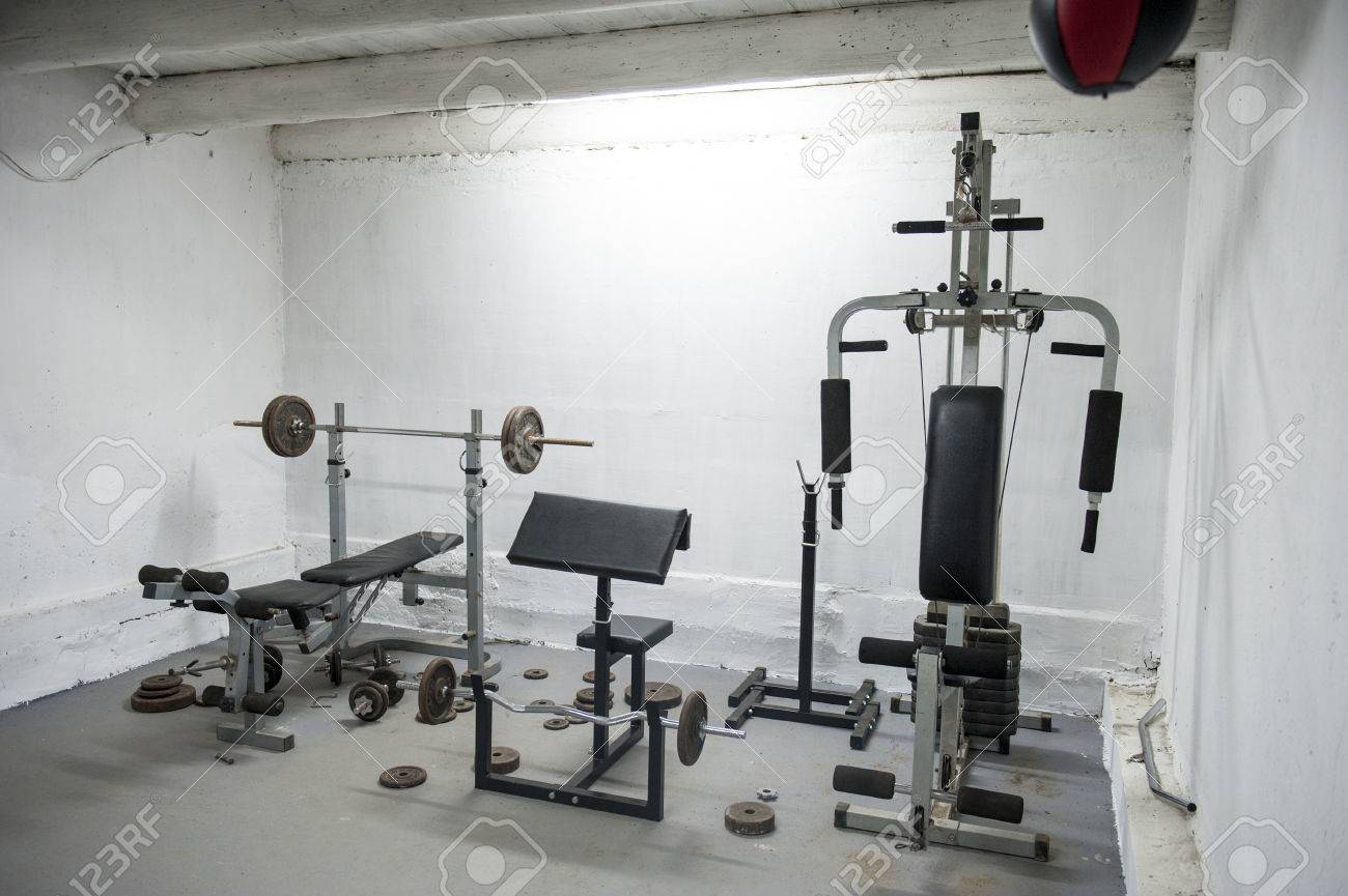 ANDRZEJ WILUSZImage Of Amateur Home Gym Stock Photo