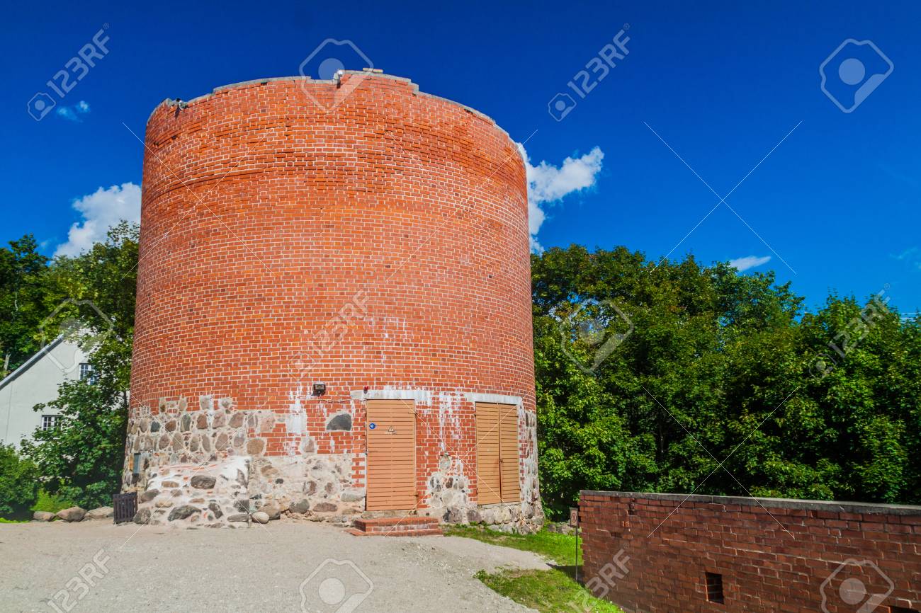 トゥライダ城 ラトビアのレンガ塔 の写真素材 画像素材 Image